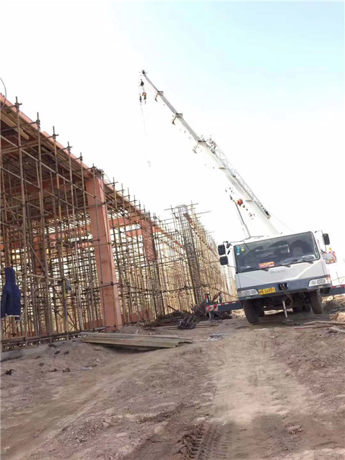 黄骅市25 吨、50 吨吊车怎么选？多大重量 / 半径适合对应车型？